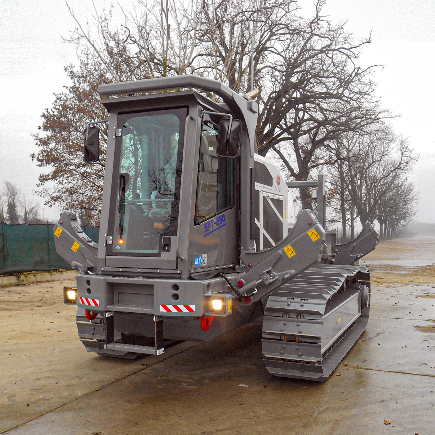 SCAIP SFT-250 tracked flatbed