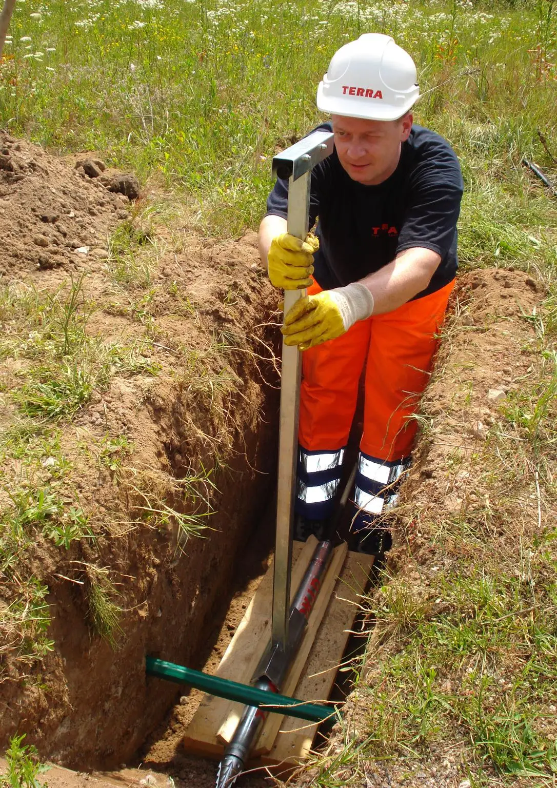 TERRA aiming staff and launching equipment